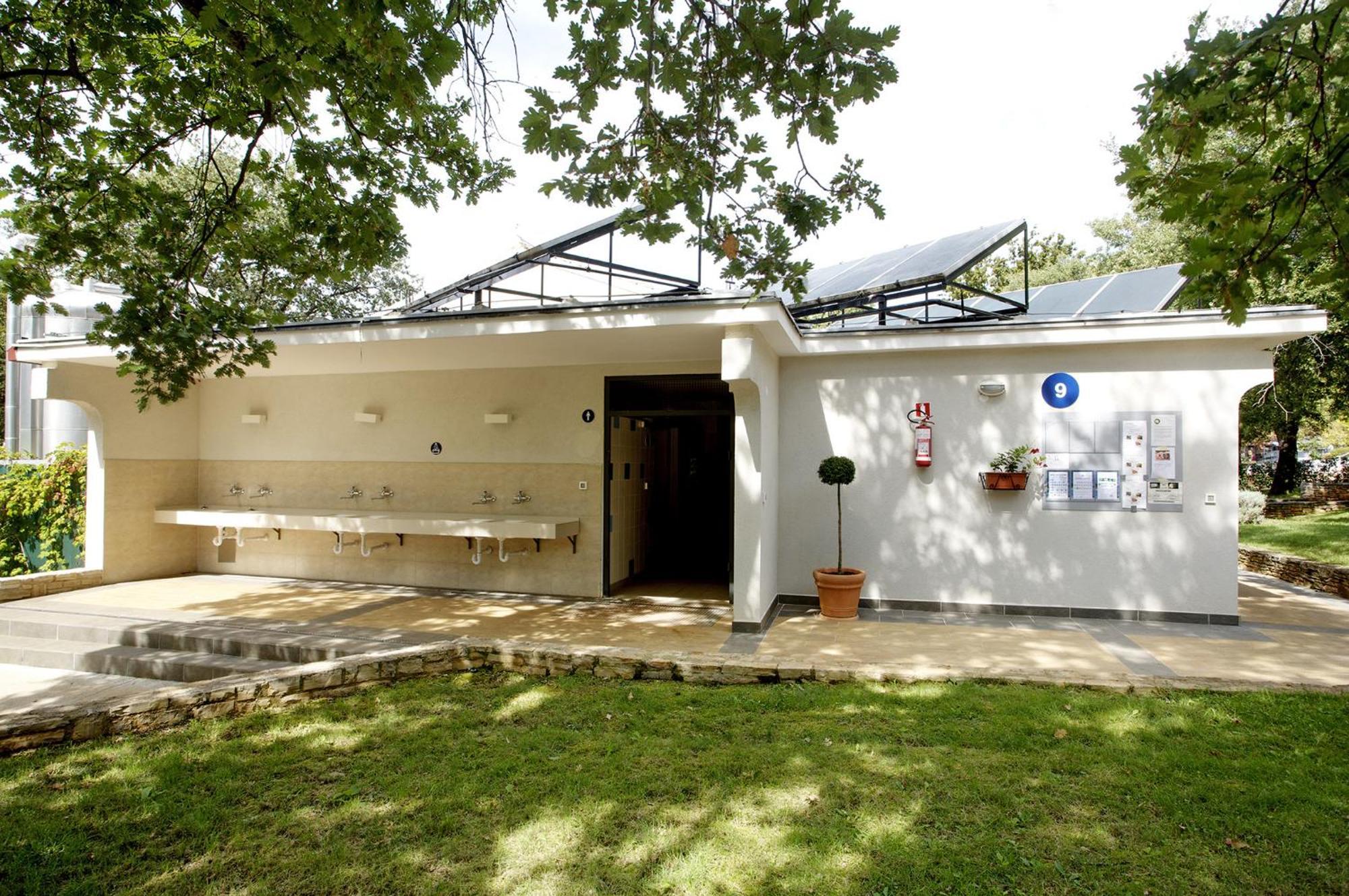 Fkk Adriatika In Fkk Solaris Naturist Resort Porec Exterior photo